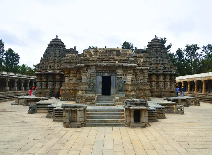 Bangalore-Hampi-Hassan Tour Packages
