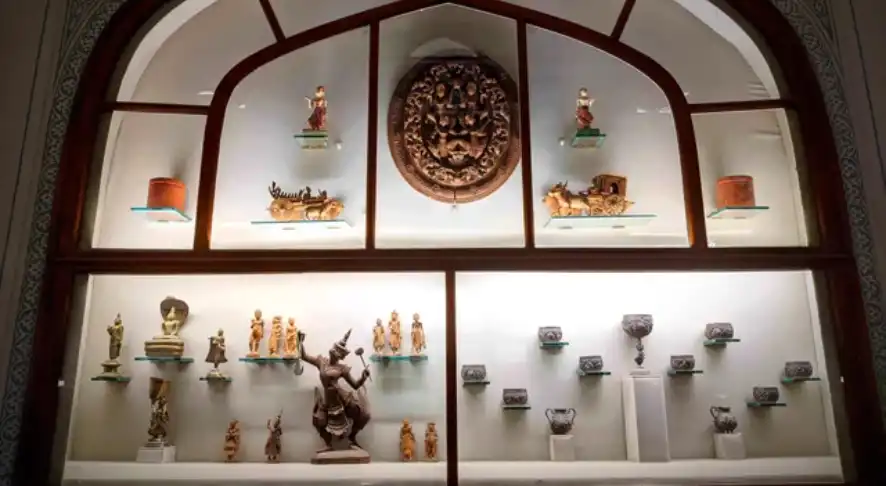 Pottery and Artworks